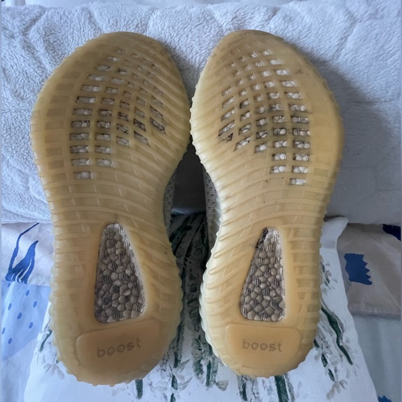 Adidas Yeezy 350 Boost V2 Light - Picture 6 of 9